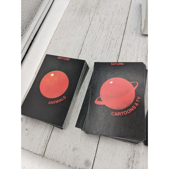 Trivia Adventure Board Game REPLACEMENT 2000 General Knowledge & Planet Cards - Picture 8 of 9